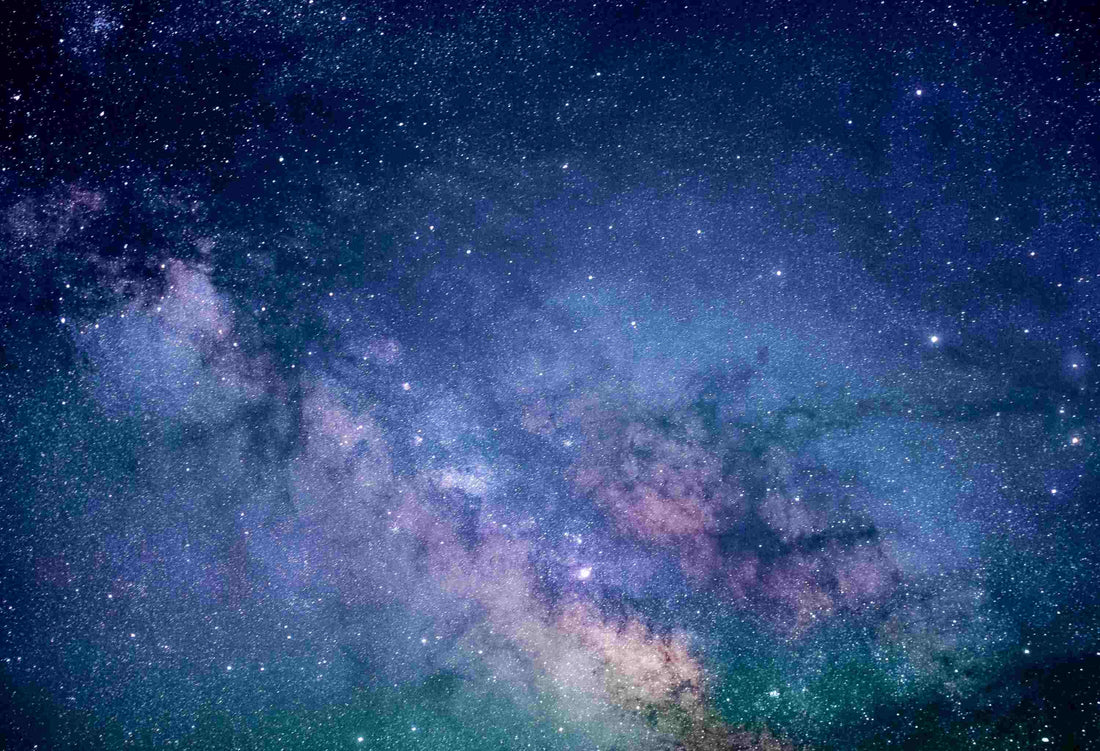 Healing With The Power Of The Full Moon: A Guide To Letting Go & Releasing