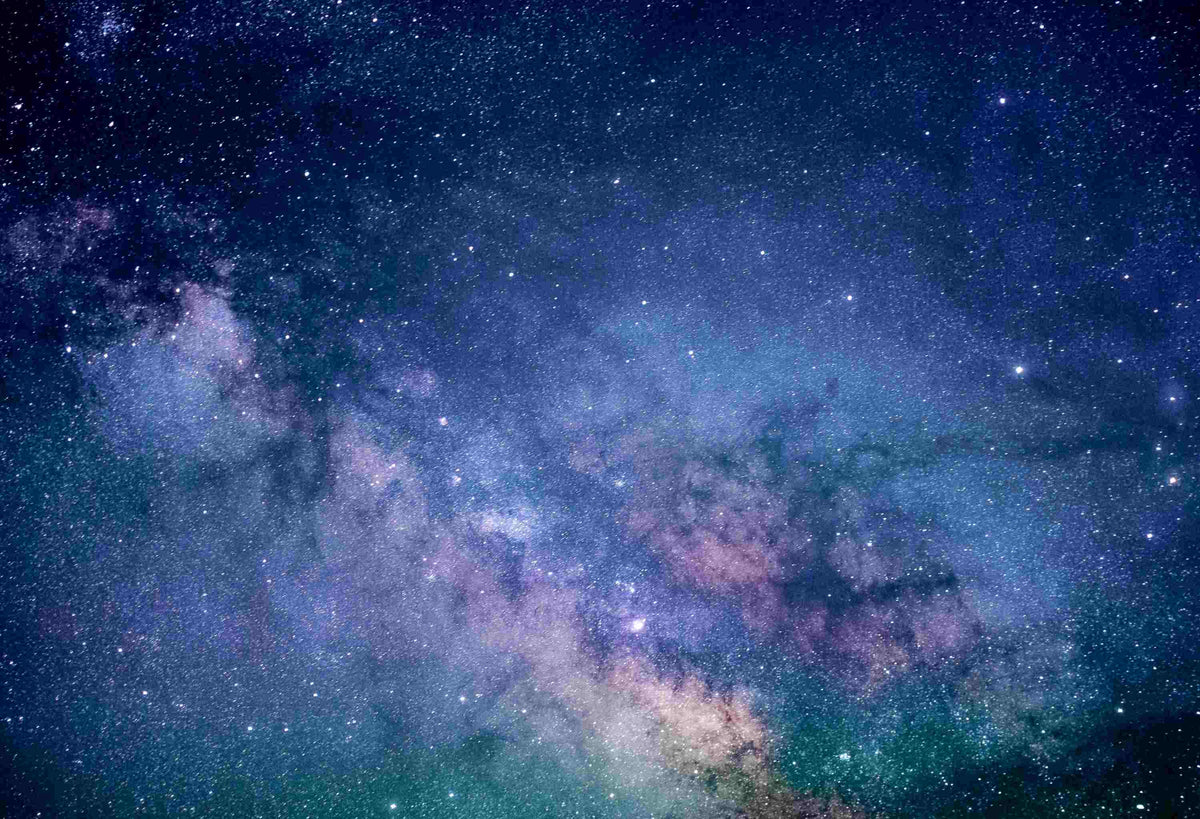 Healing With The Power Of The Full Moon: A Guide To Letting Go & Releasing
